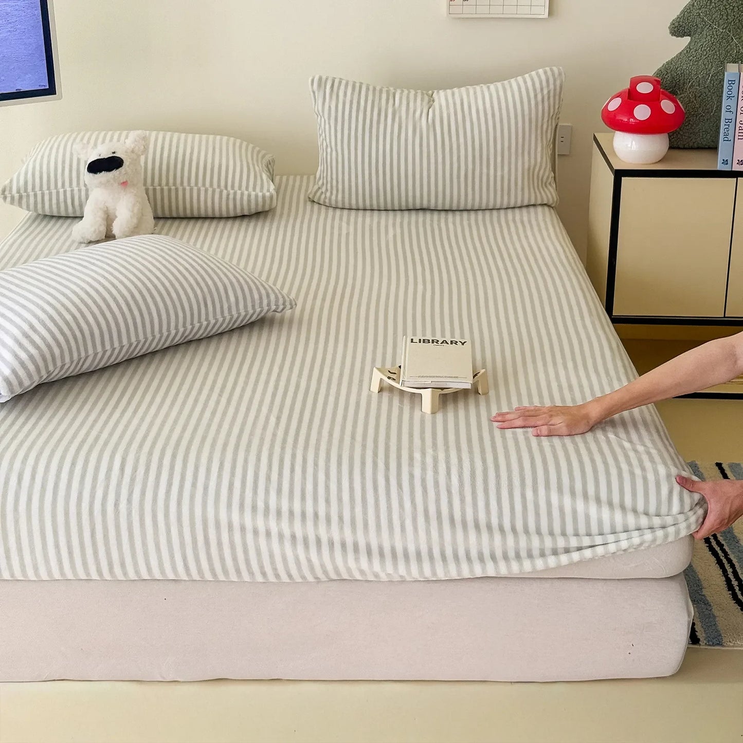 Cozy Minimalist Striped Fleece Sheet Set