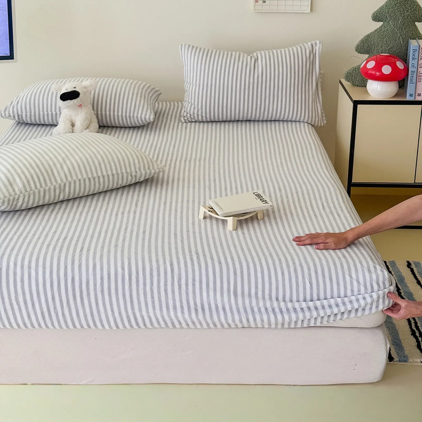 Cozy Minimalist Striped Fleece Sheet Set