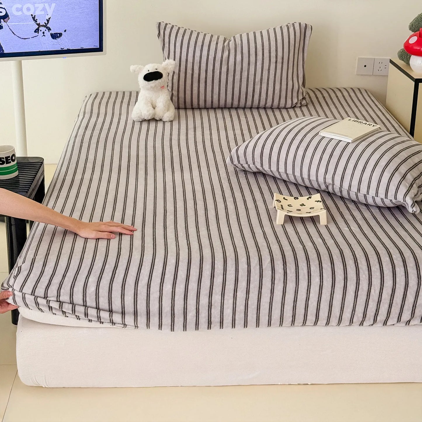 Cozy Minimalist Striped Fleece Sheet Set