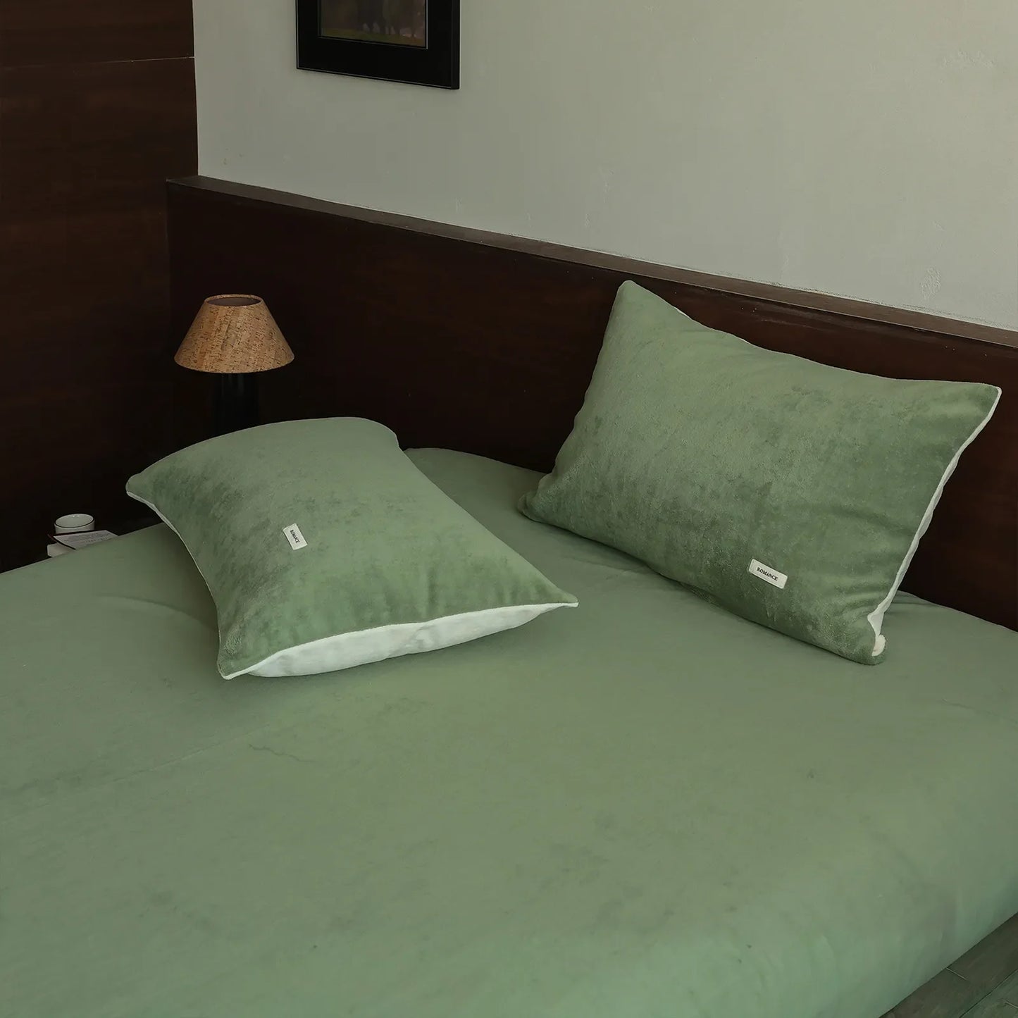 Cozy Minimalist Two-Tone Fleece Pillowcase