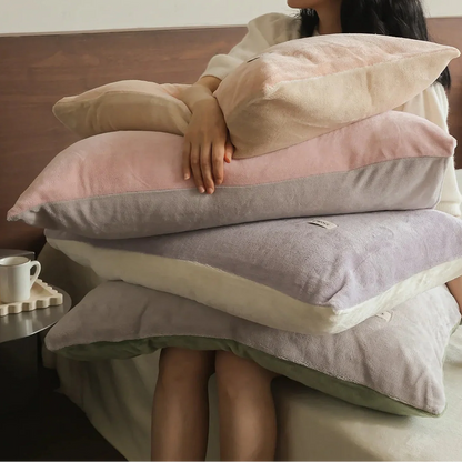 Cozy Minimalist Two-Tone Fleece Pillowcase