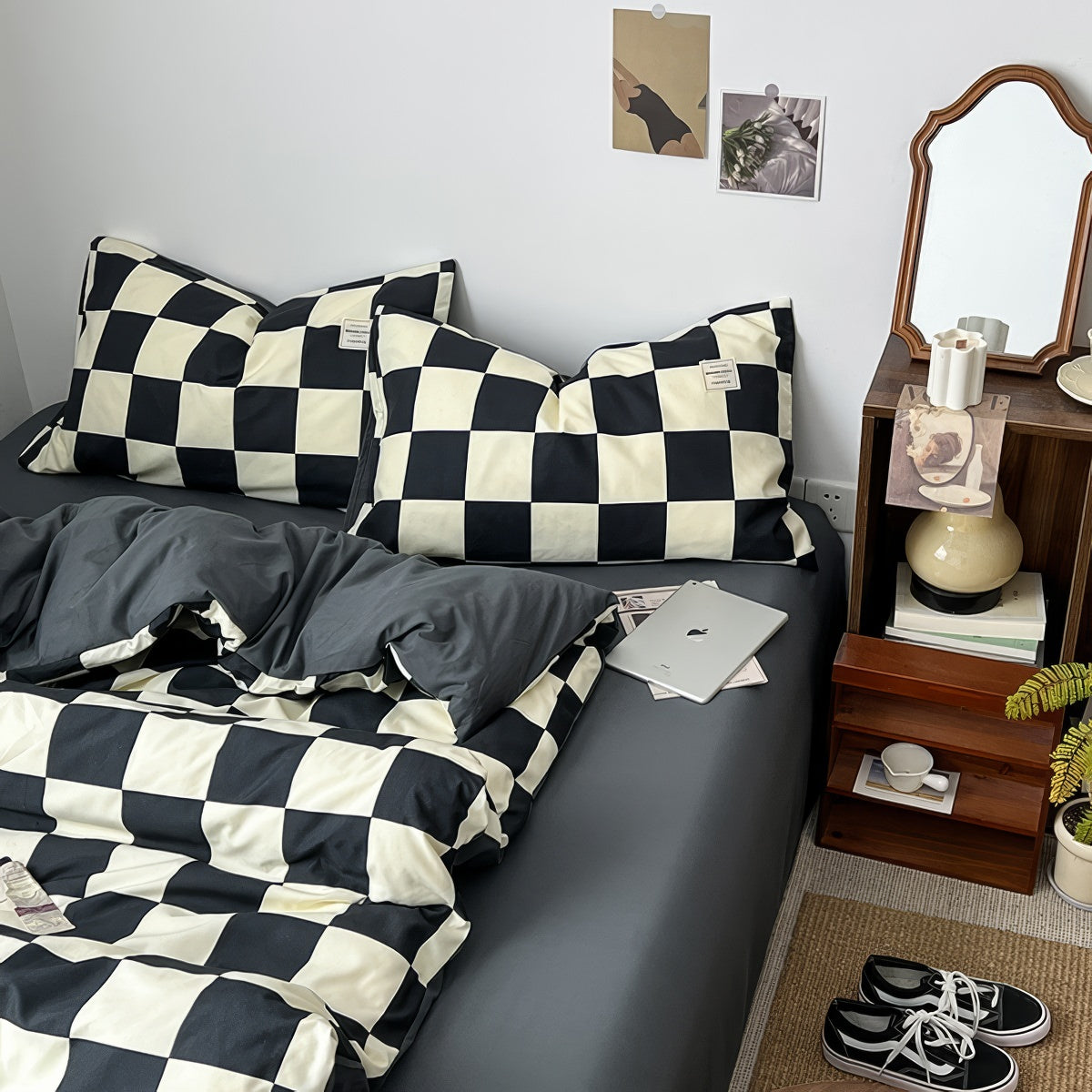 Black & Cream Checkered Bedding Set