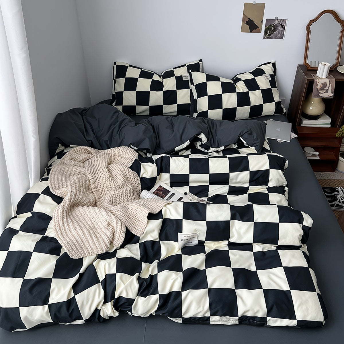 Black & Cream Checkered Bedding Set
