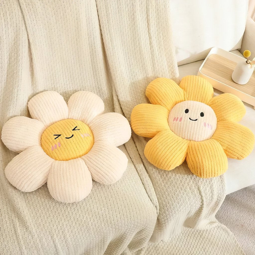 Kawaii Daisy Flower Throw Pillow