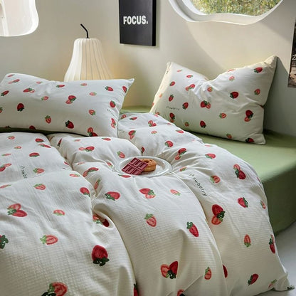 Cute Strawberry Print Bedding Set