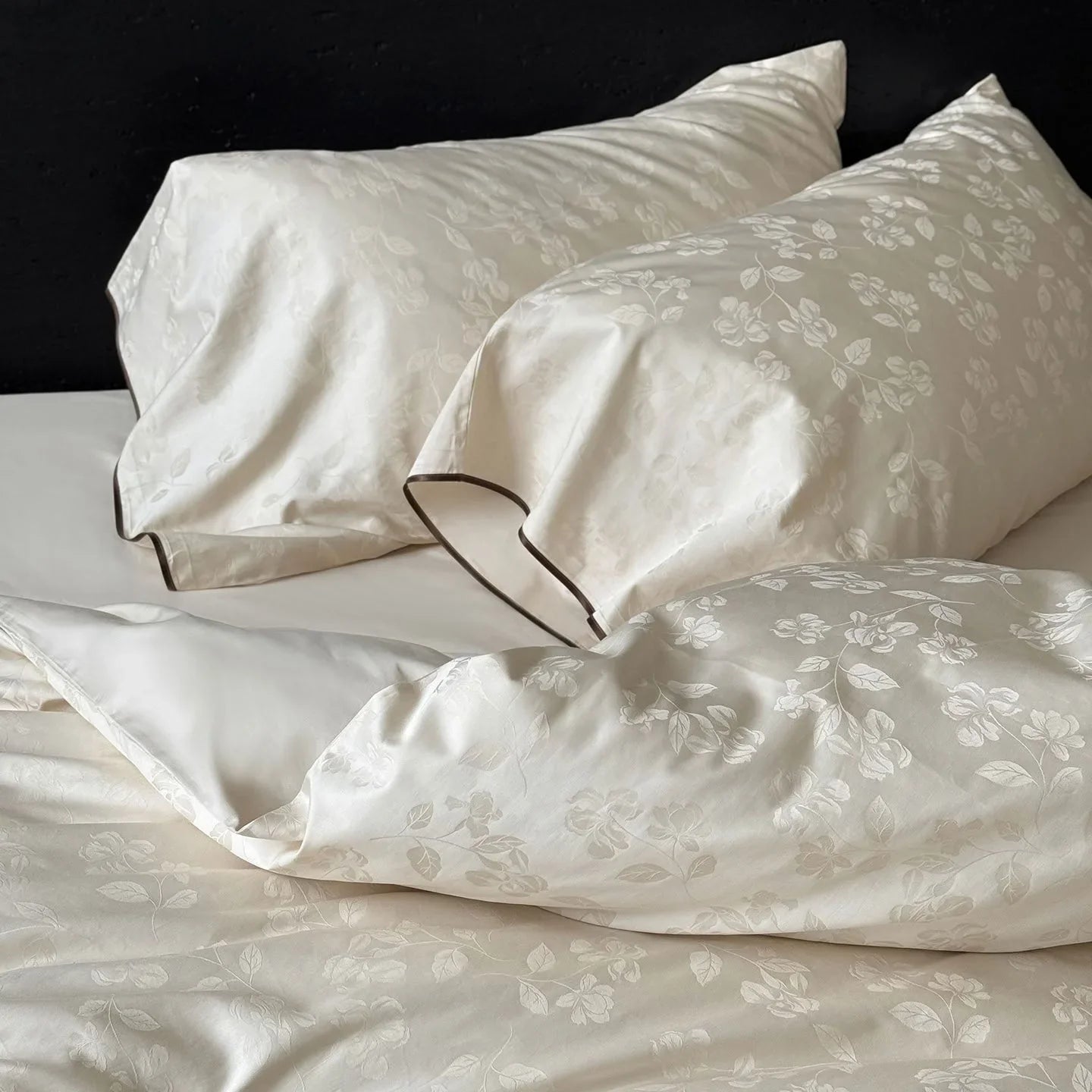 Silky Floral Jacquard Cooling Tencel Bedding Set