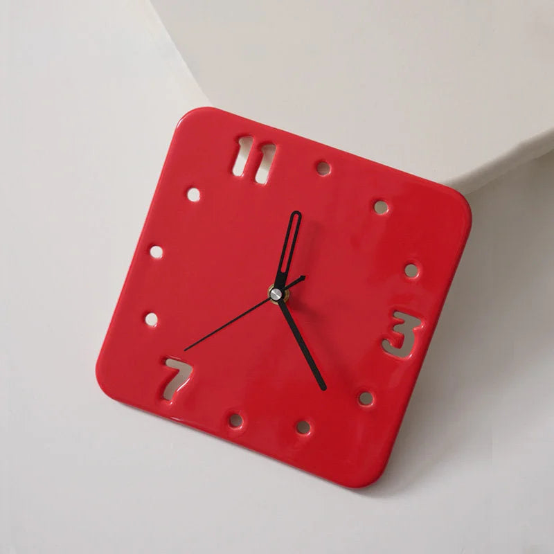Smooth Minimalist Cutout Ceramic Table Clock