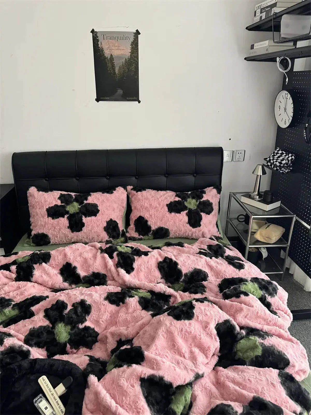 Plush Abstract Floral Fleece Bedding Set