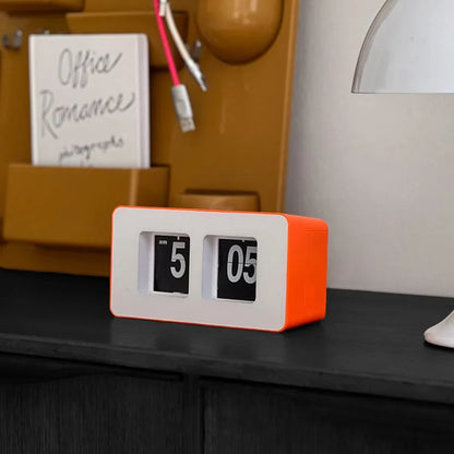 Minimalist Retro Automatic Flip Table Clock