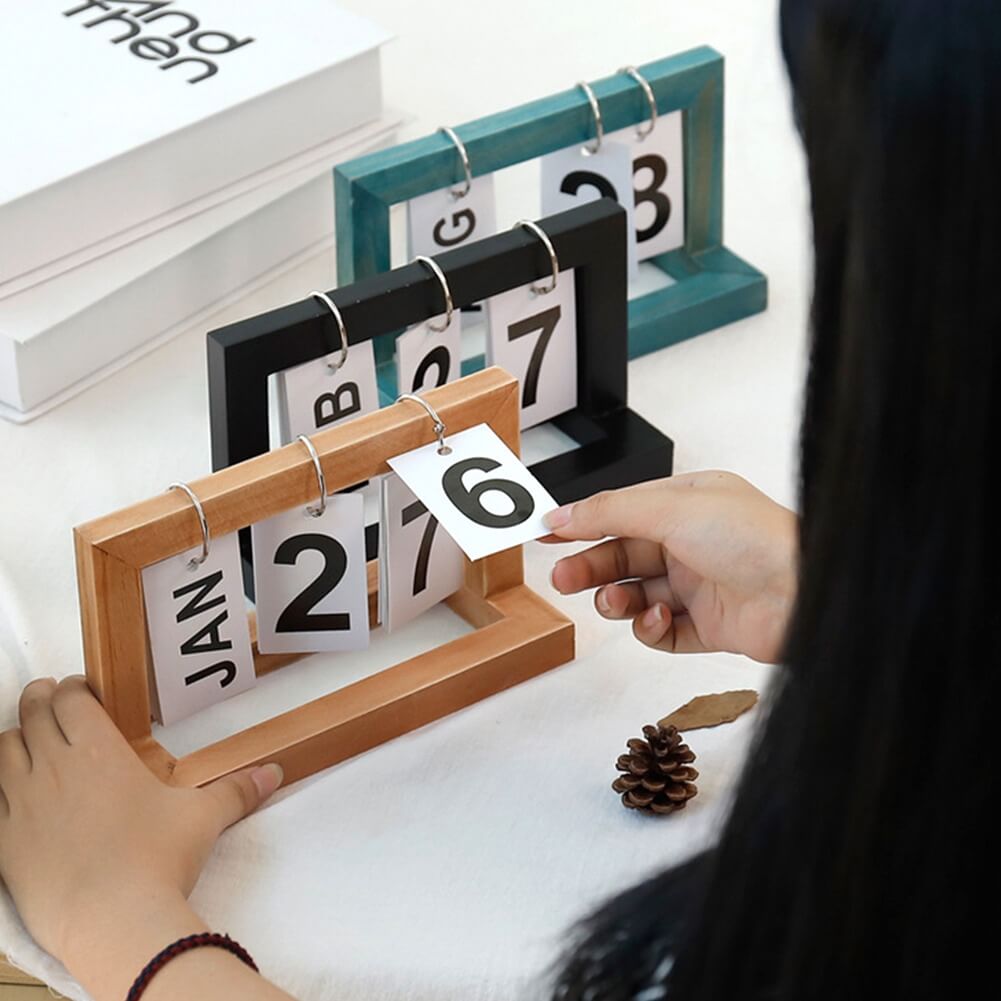 Flipping Desk Calendar