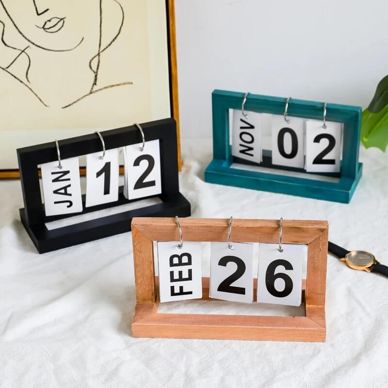 Flipping Desk Calendar