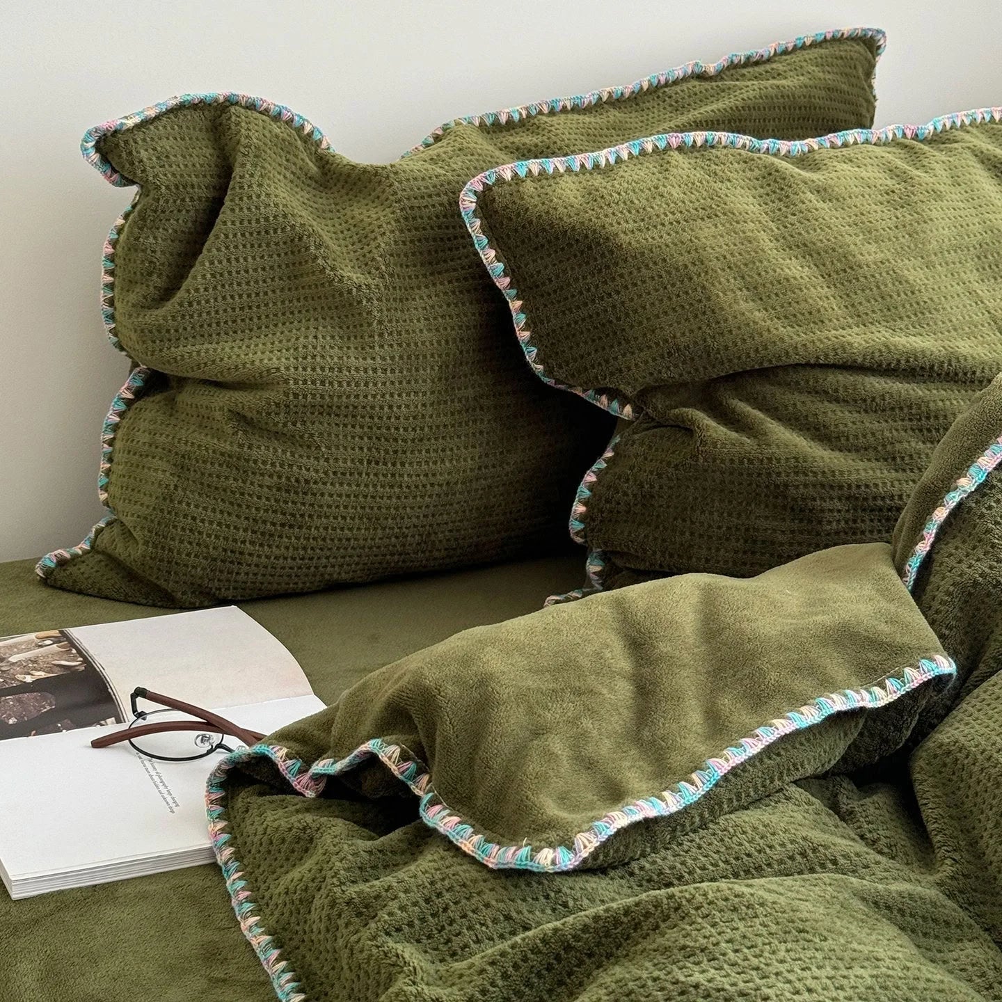 Plush Waffle Fleece Bedding Set with Crochet Trim
