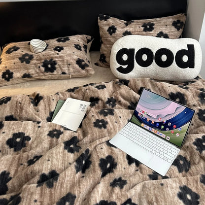 Plush Retro Floral Flannel Fleece Bedding Set