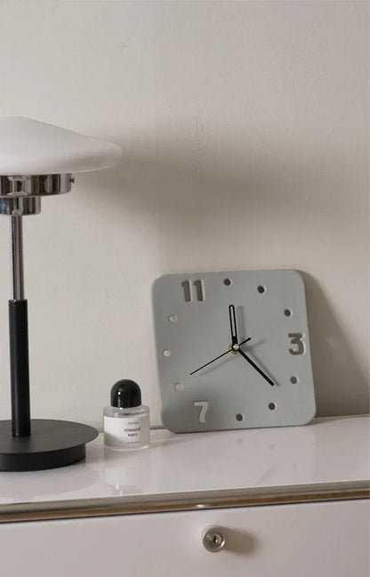 Smooth Minimalist Cutout Ceramic Table Clock