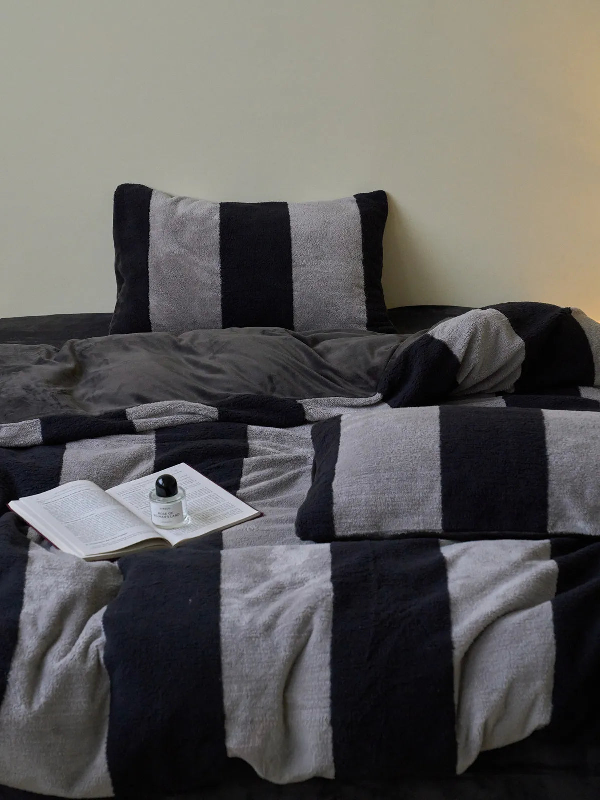 Plush Bold Striped Fleece Bedding Set