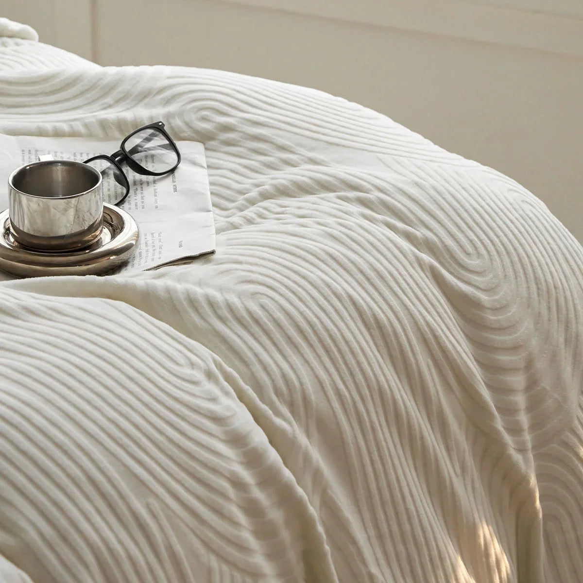 Plush Wavy Arch Flannel Fleece Bedding Set