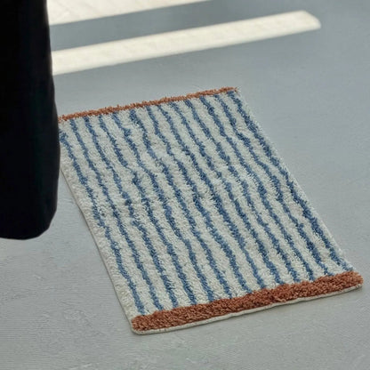 Plush Tufted Wavy Striped Accent Rug