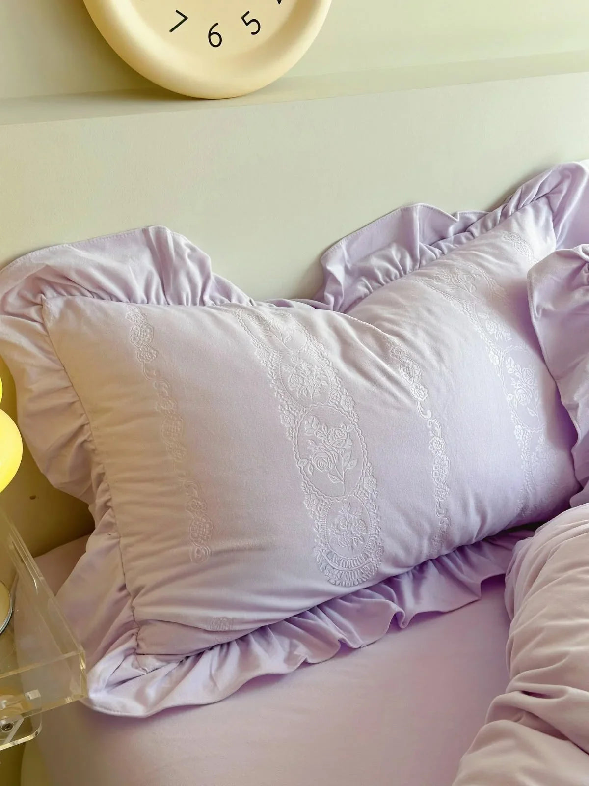 Plush Ruffled Jacquard Velvet Bedding Set