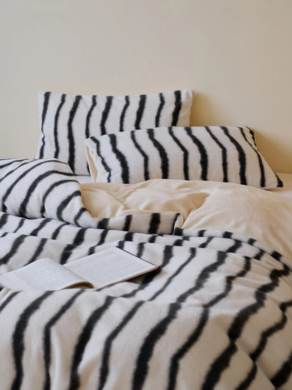 Plush Wavy Striped Flannel Fleece Bedding Set