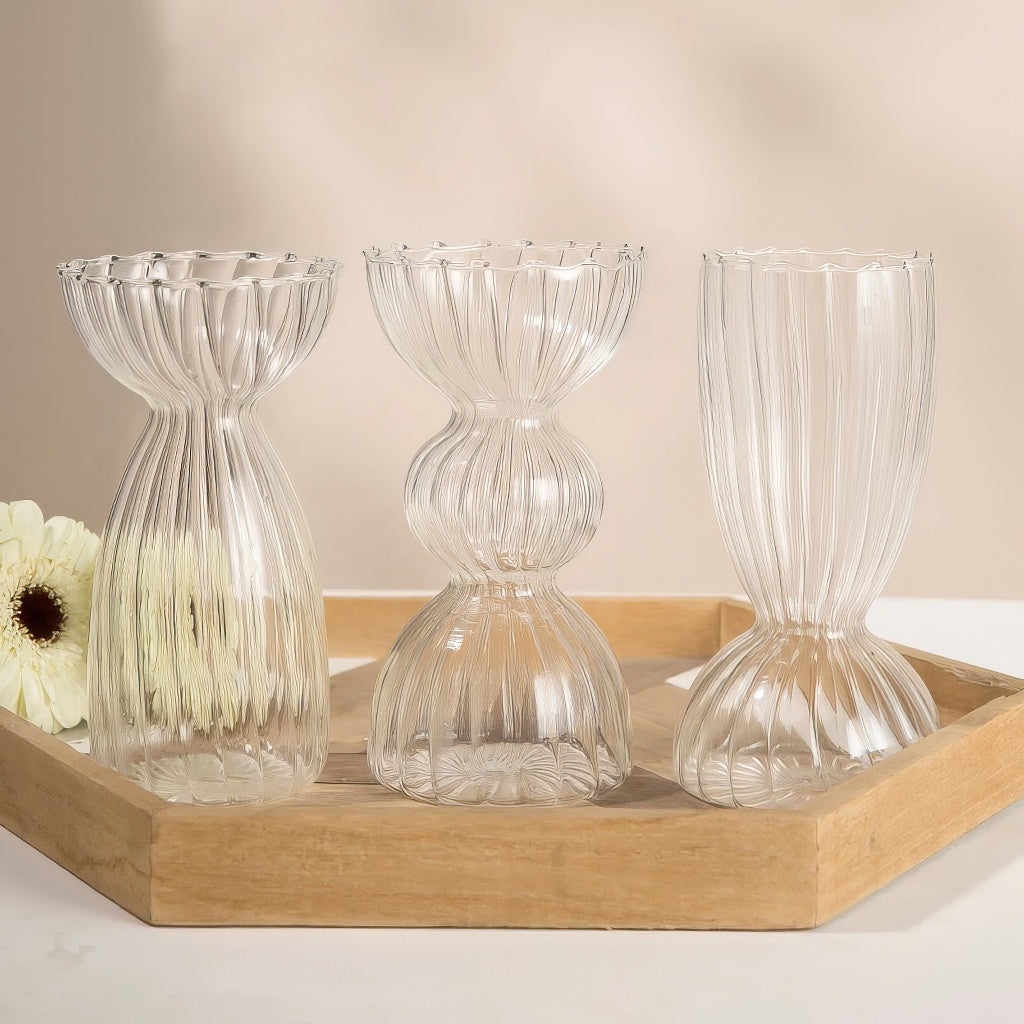 Vase en verre transparent à rayures esthétiques d'automne