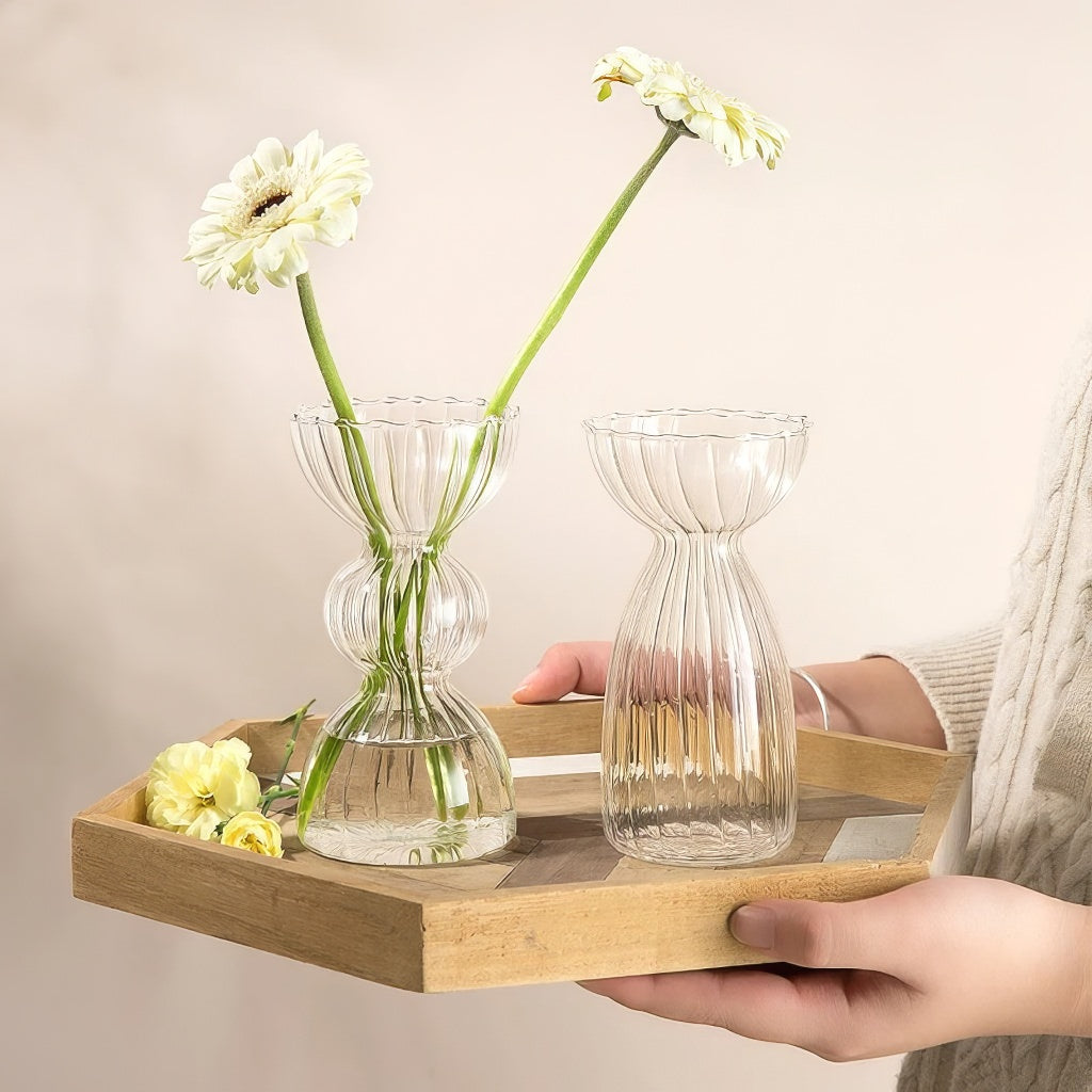 Herbstästhetische Vase aus klarem gestreiftem Glas