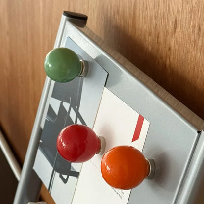 Smooth Ball-Shaped Magnetic Hooks