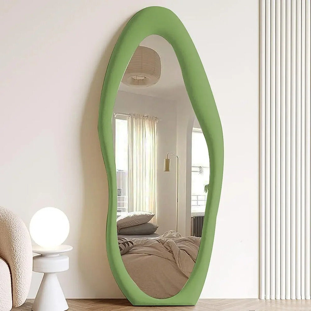 Miroir sur pied irrégulier pleine longueur