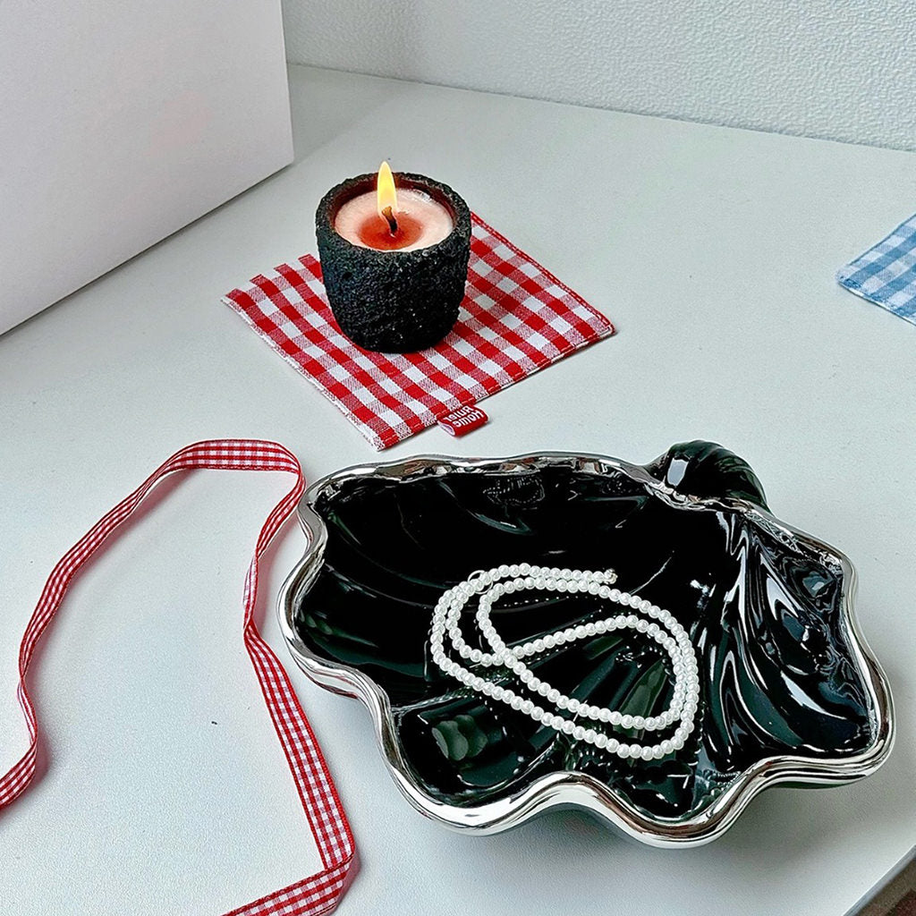 Plateau à bijoux en céramique brillante en forme de coquillage