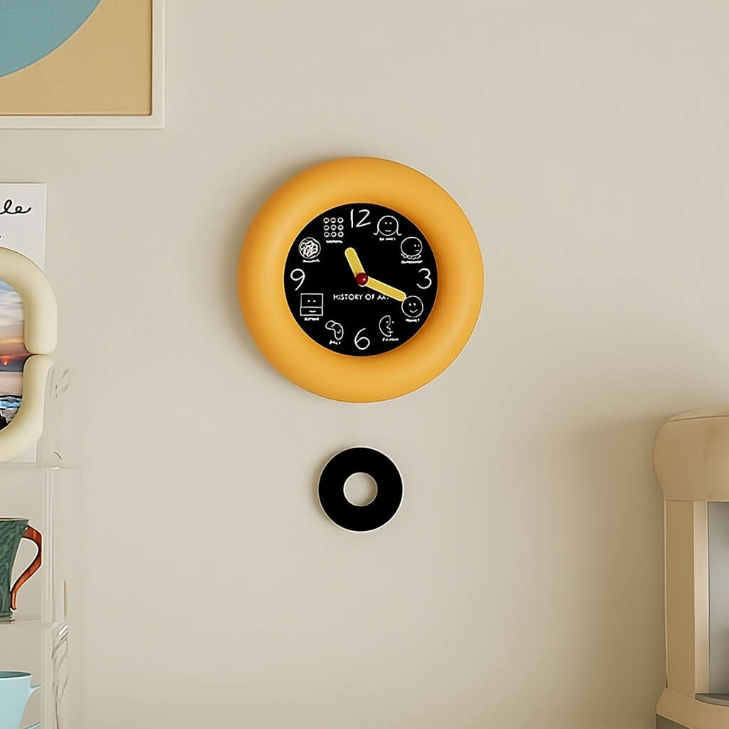 Minimalistische runde Wanduhr aus Kunstgeschichte