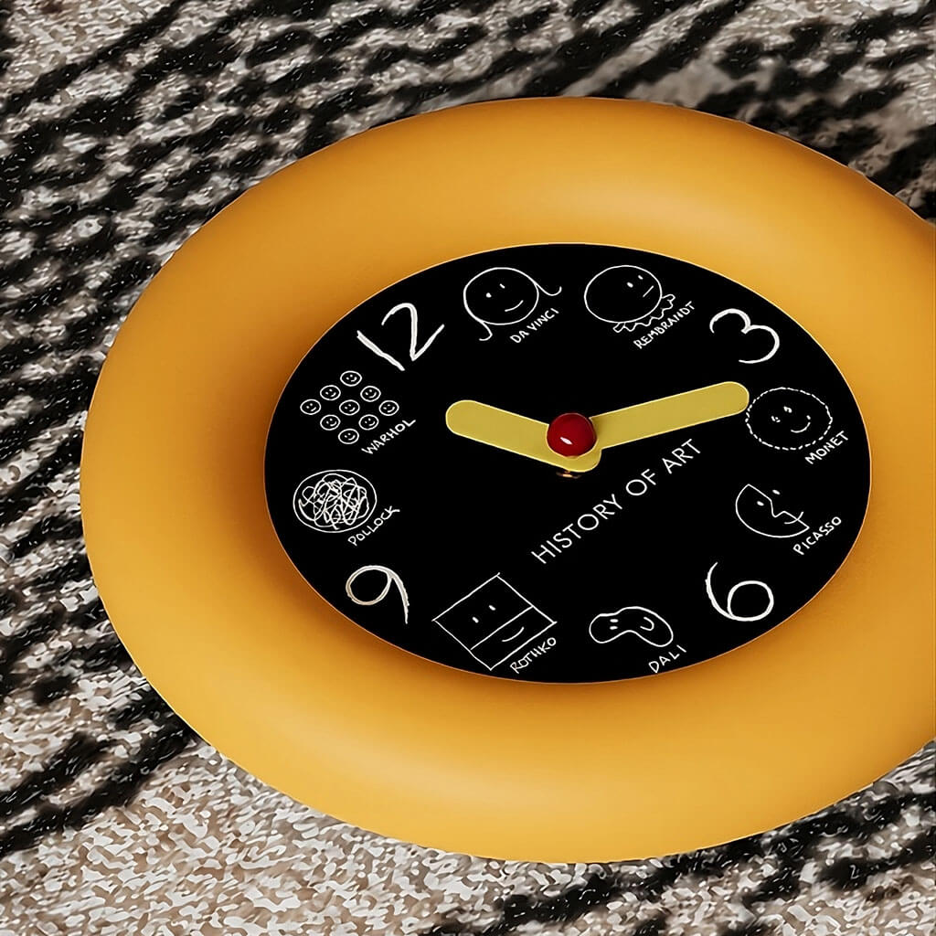 Minimalistische runde Wanduhr aus Kunstgeschichte