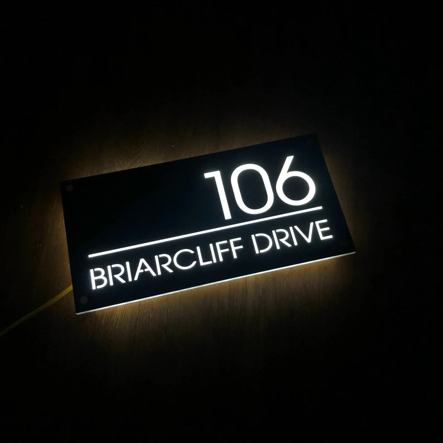 Individuell gestaltete LED-Hausnummerntafel