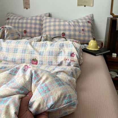 Berry Best Kawaii Strawberry Bedding Set