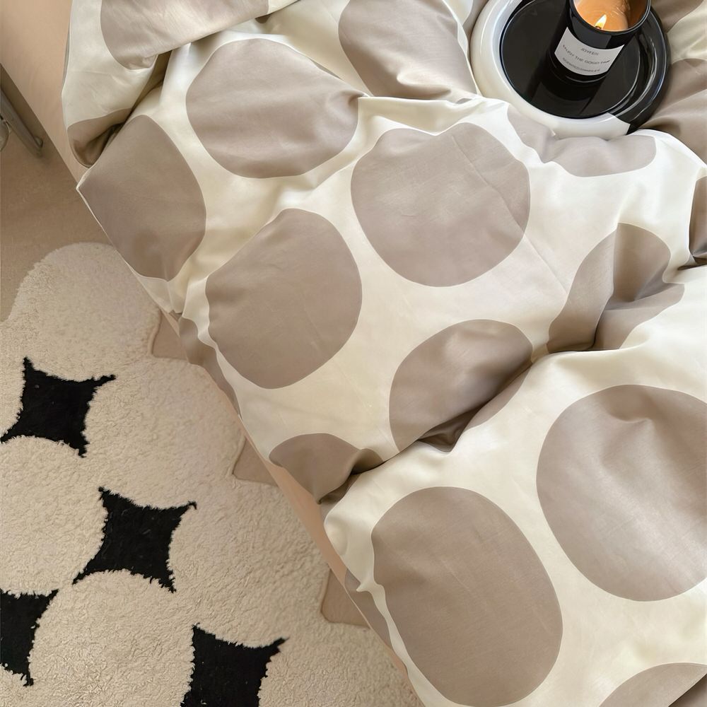 Juego de cama grande de lunares beige