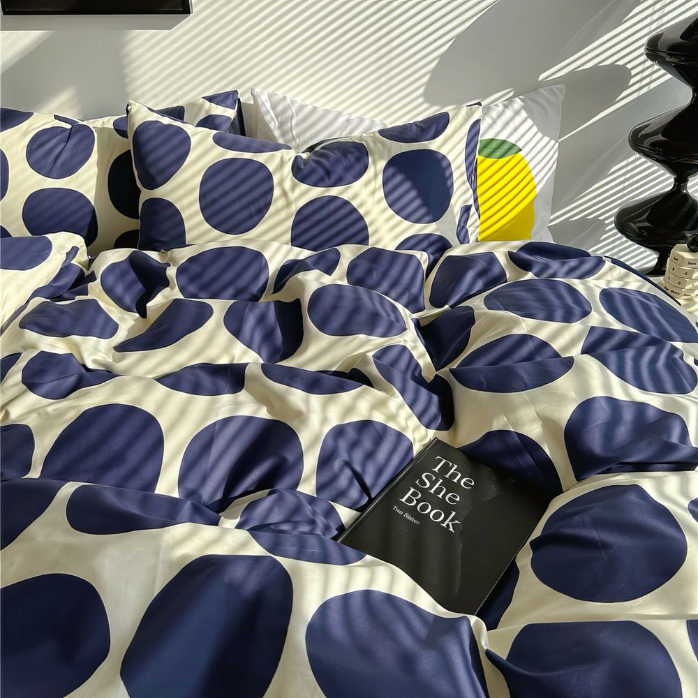 Conjunto de cama grande de bolinhas azuis