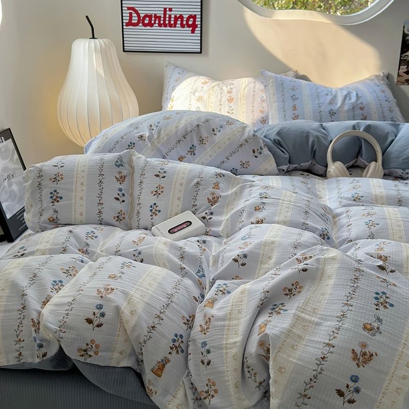 Light Blue Floral Print Bedding Set