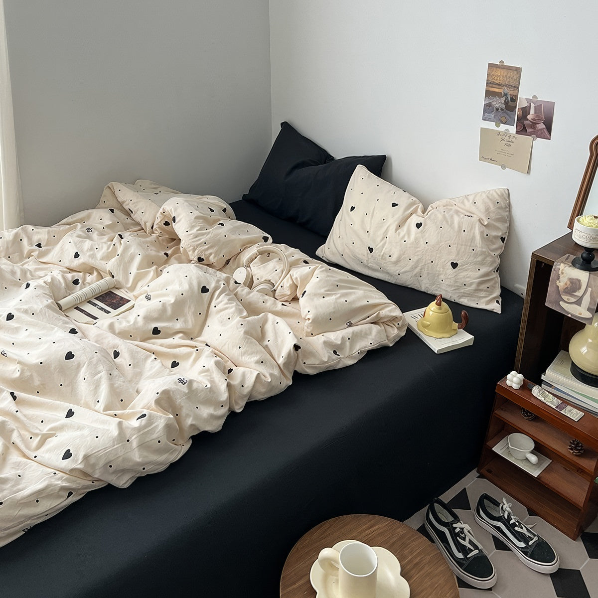 Bettwäscheset mit kleinen Herzen und Punkten