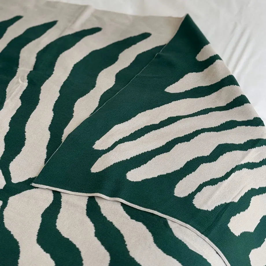 Modern Organic Leaf Pattern Flannel Fleece Throw Blanket