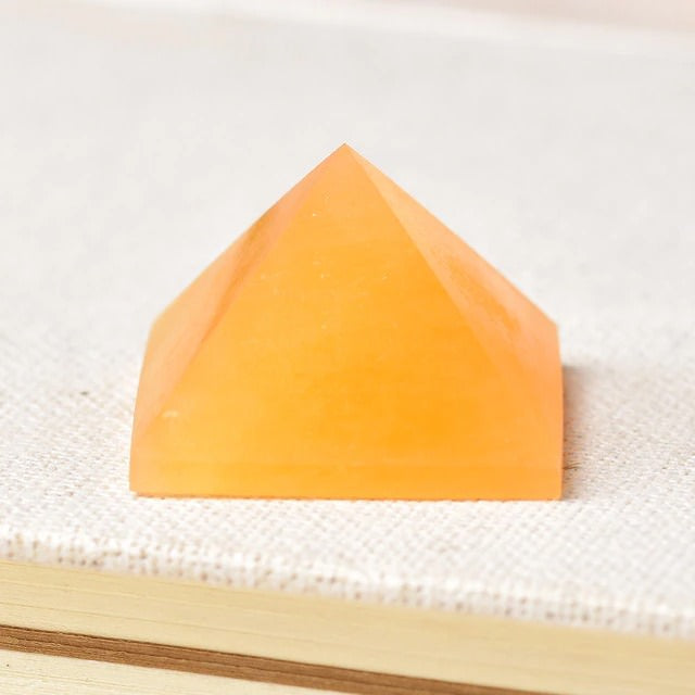 Natural Crystal Pyramid AESTHETIC_Fairycore AESTHETIC_Witchcore SUB CATEGORY_Desk Accessories