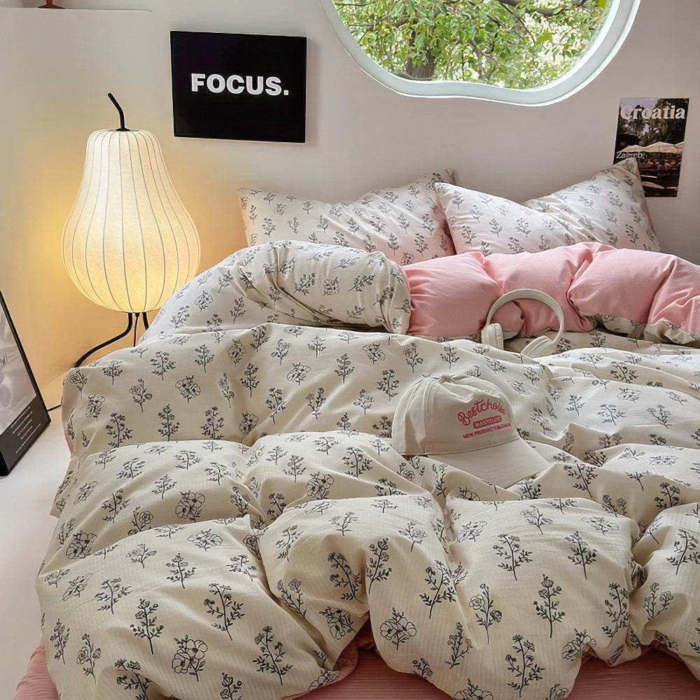 Outline Floral Print Pale Pink Bedding Set