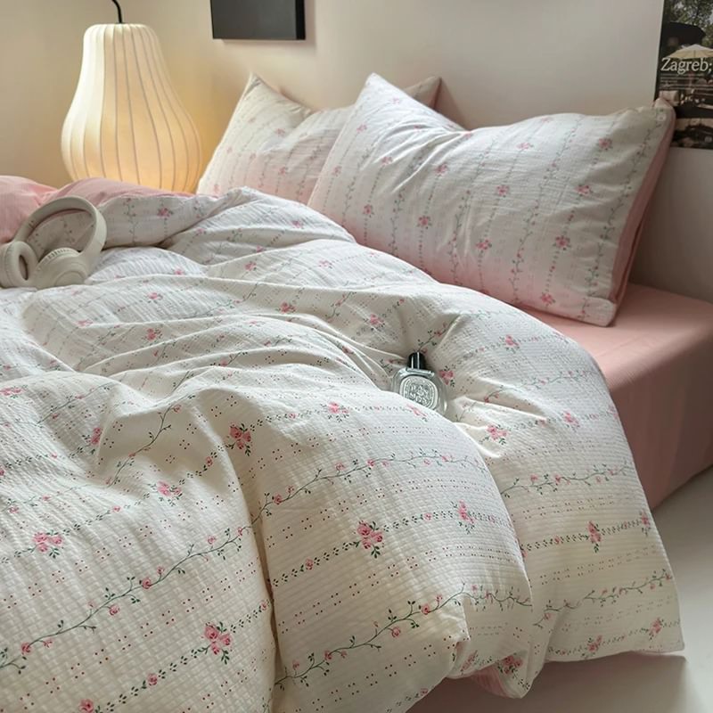 Conjunto de cama com listras florais finas rosa pálido