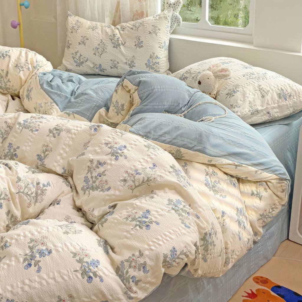 Pastel Blue Flowers Print Bedding Set