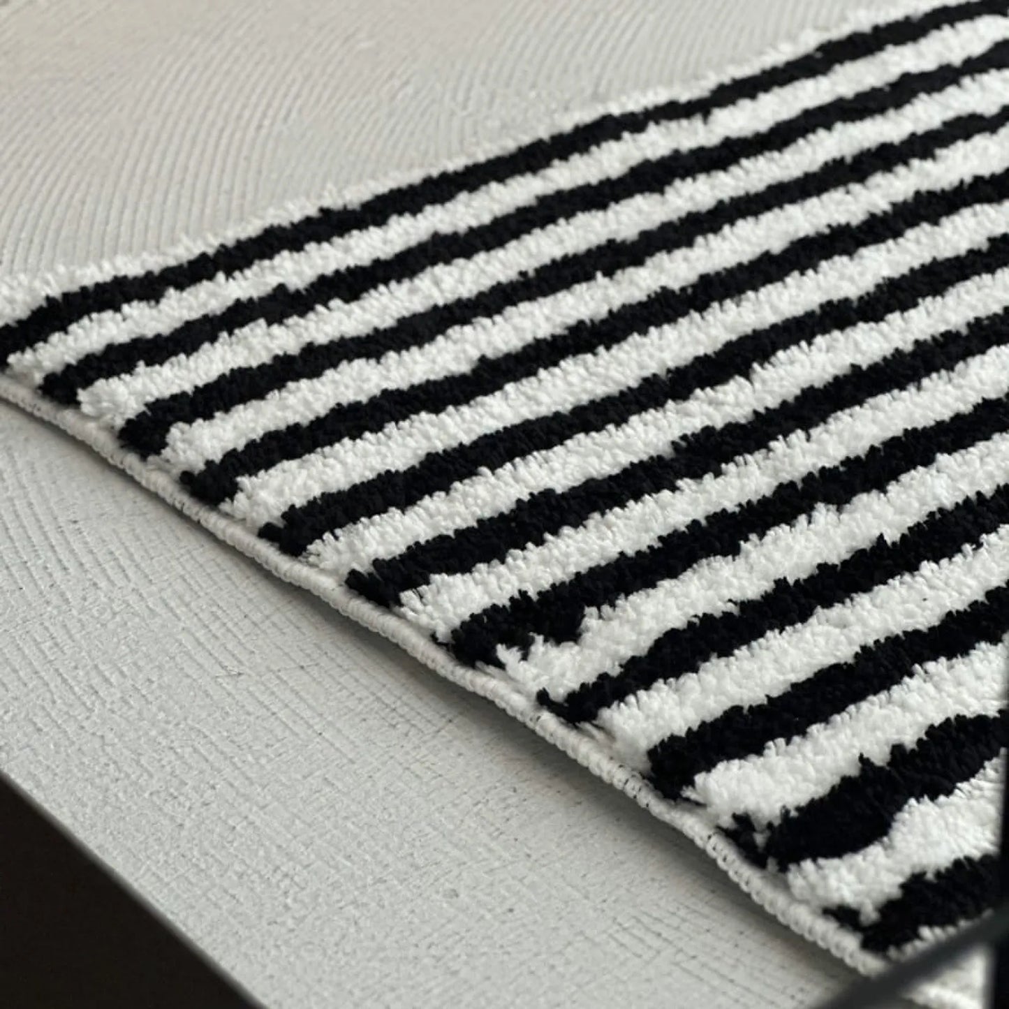 Playful Organic Wavy Striped Shaggy Accent Rug