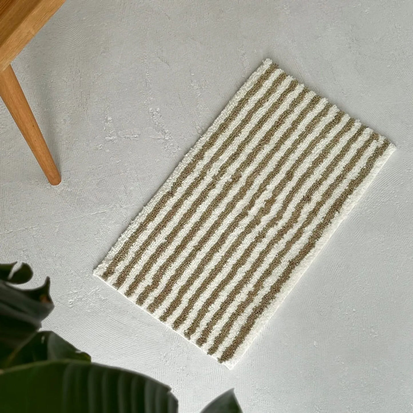Playful Organic Wavy Striped Shaggy Accent Rug