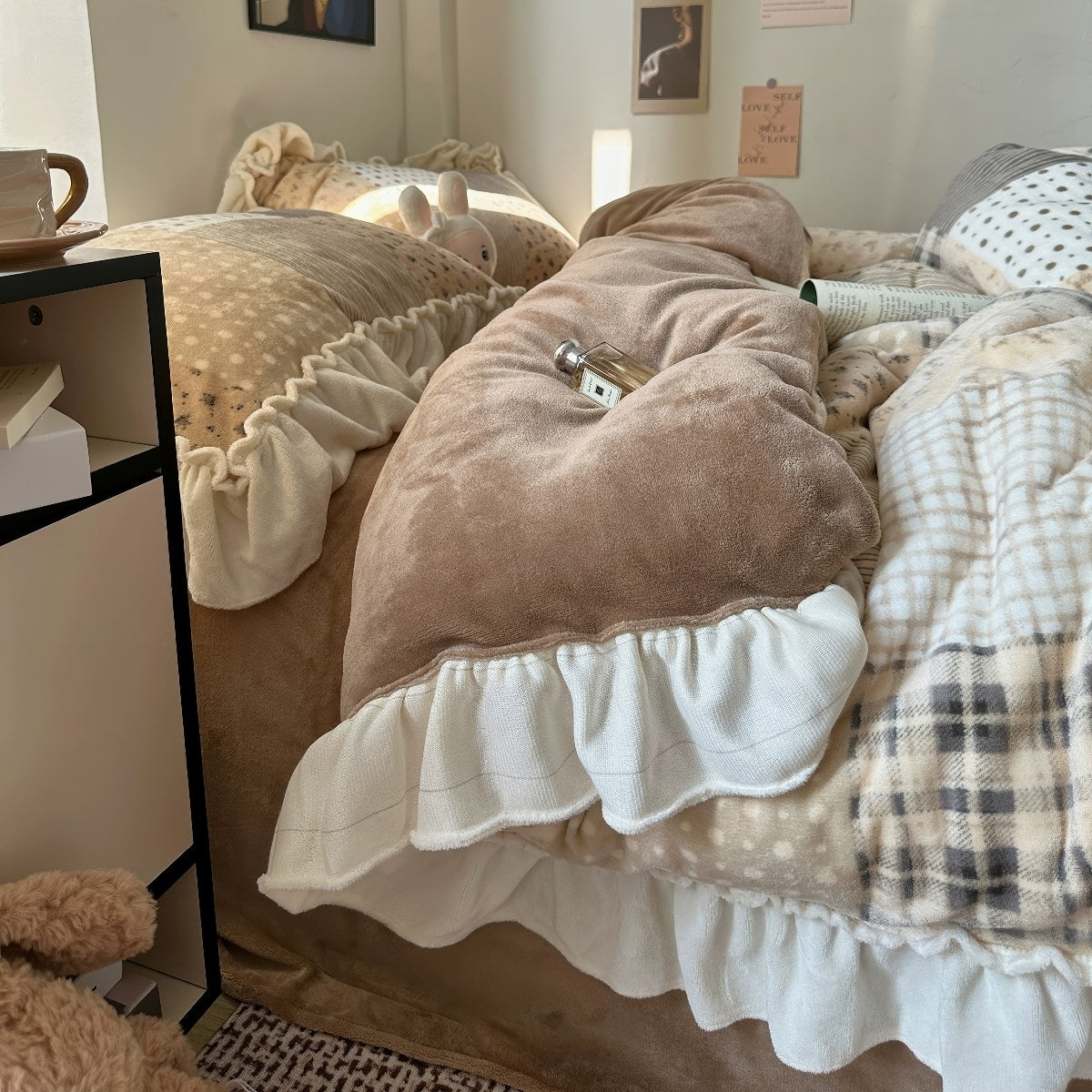 Patchwork Ruffle Plush Fleece Winter Bedding Set