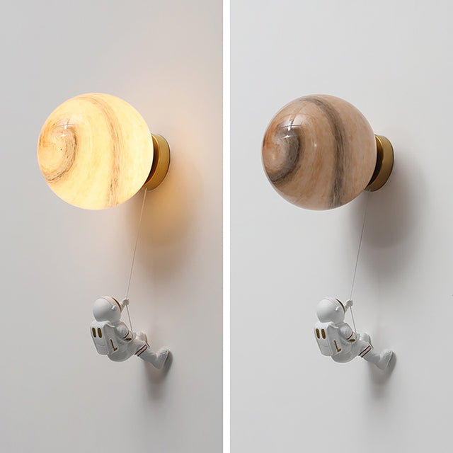 Astronaut Wall Lamp