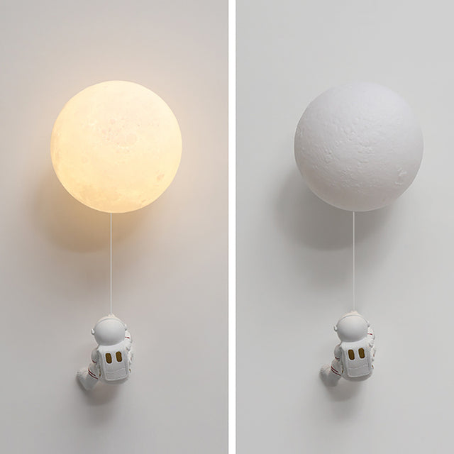 Astronaut Wall Lamp