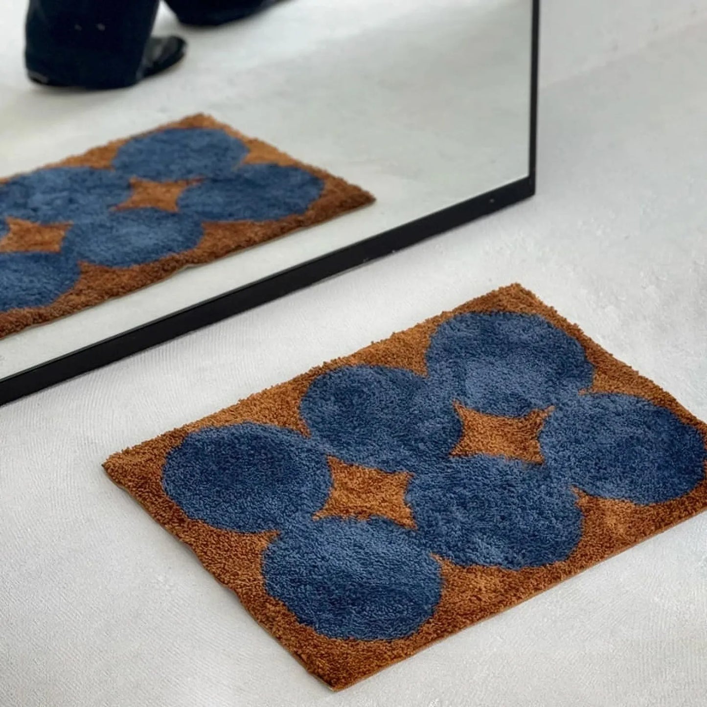 Retro Pop Blue & Rust Floral Shaggy Accent Rug