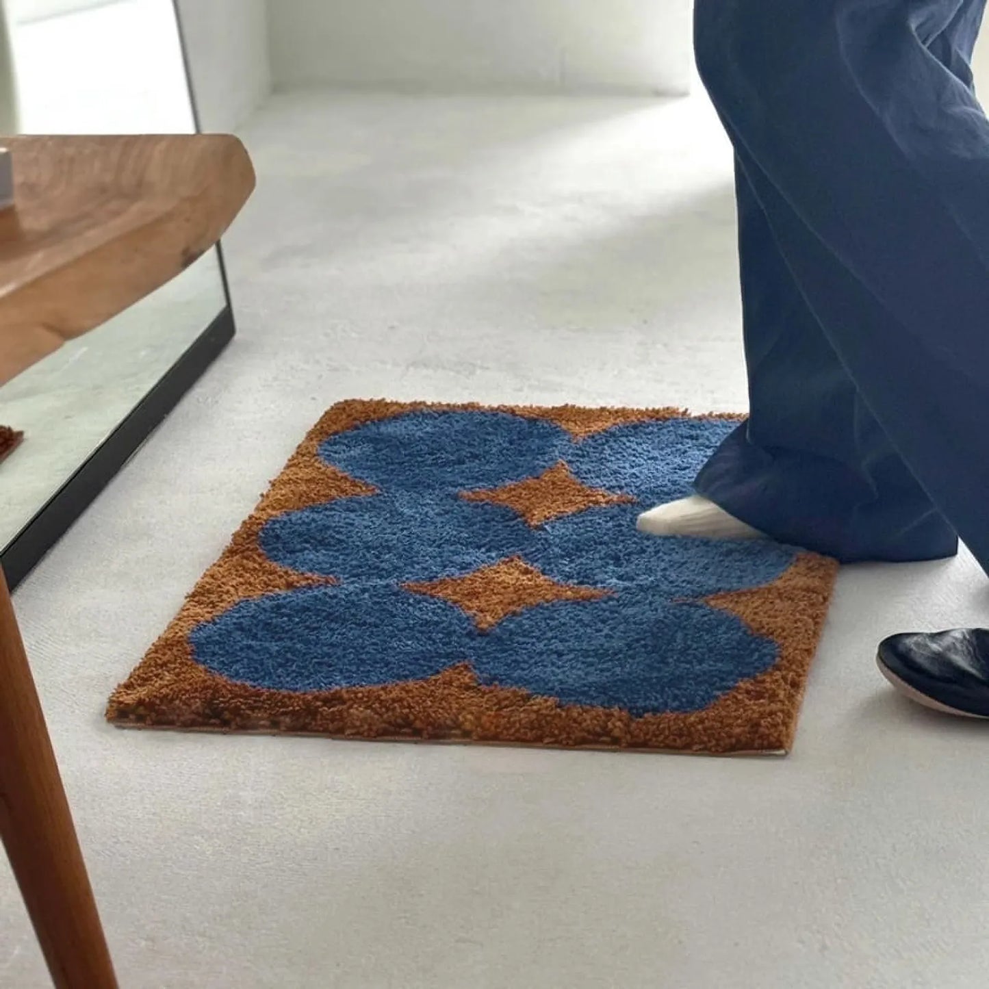 Retro Pop Blue & Rust Floral Shaggy Accent Rug