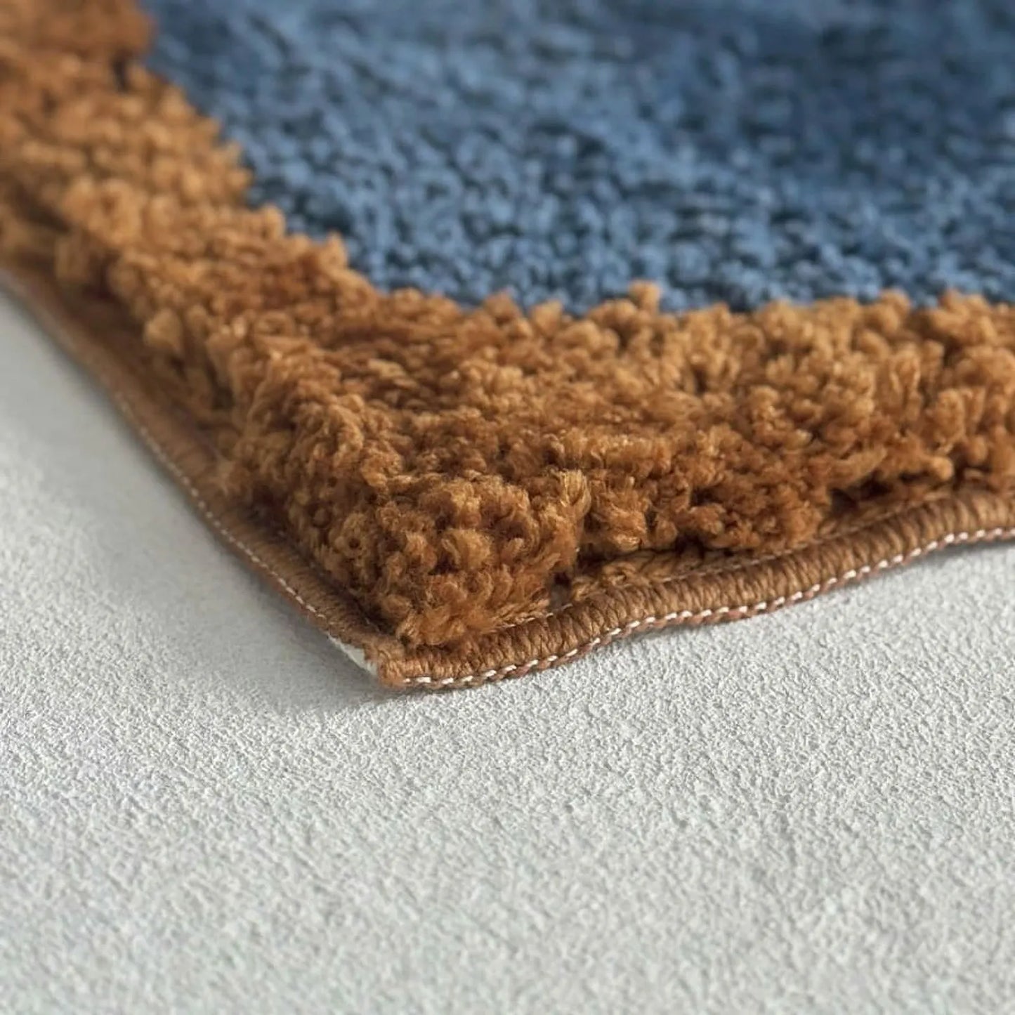 Retro Pop Blue & Rust Floral Shaggy Accent Rug