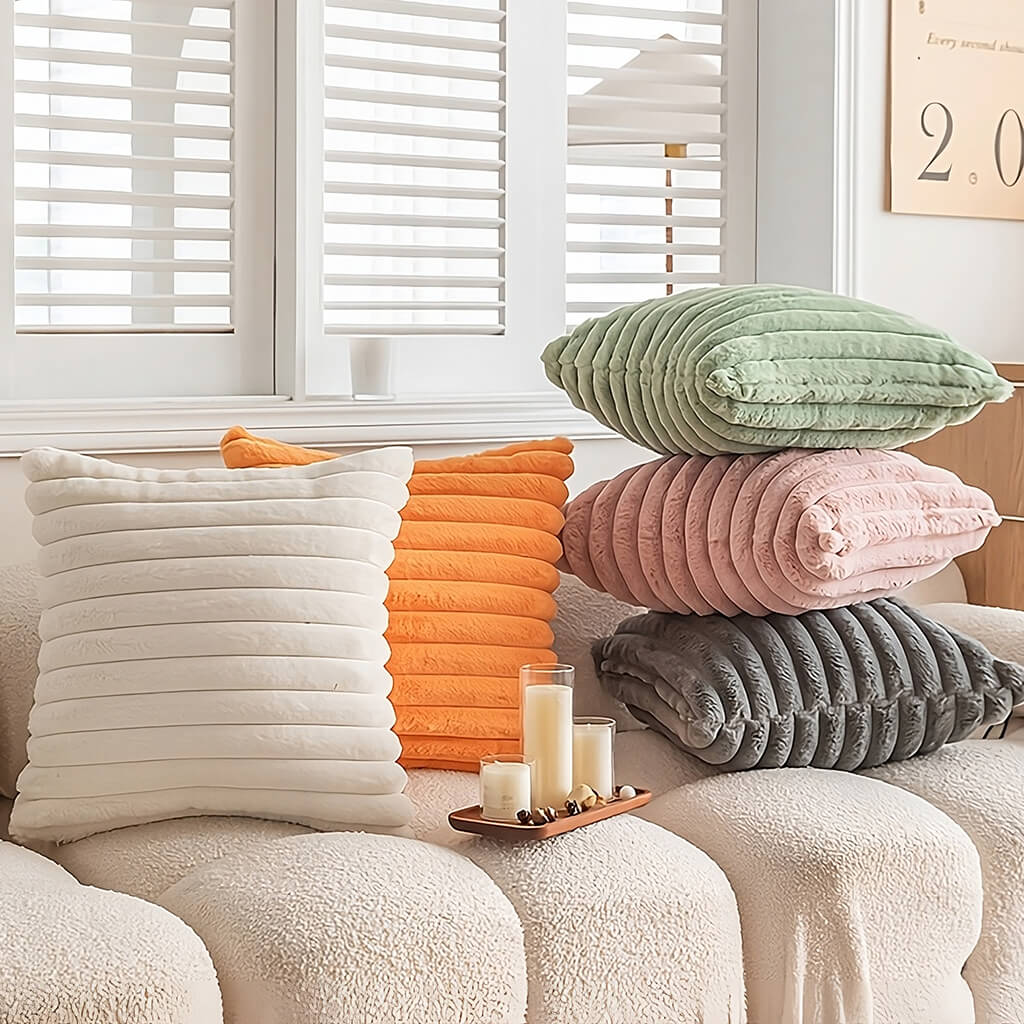 Flauschiger Kissenbezug aus geripptem Samt